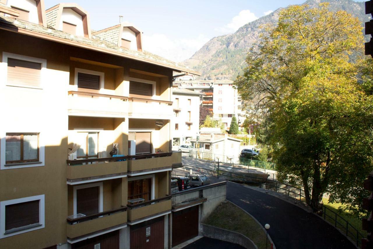 Appartamento In Centro A Chiesa Valmalenco К'єза-ін-Вальмаленко Екстер'єр фото